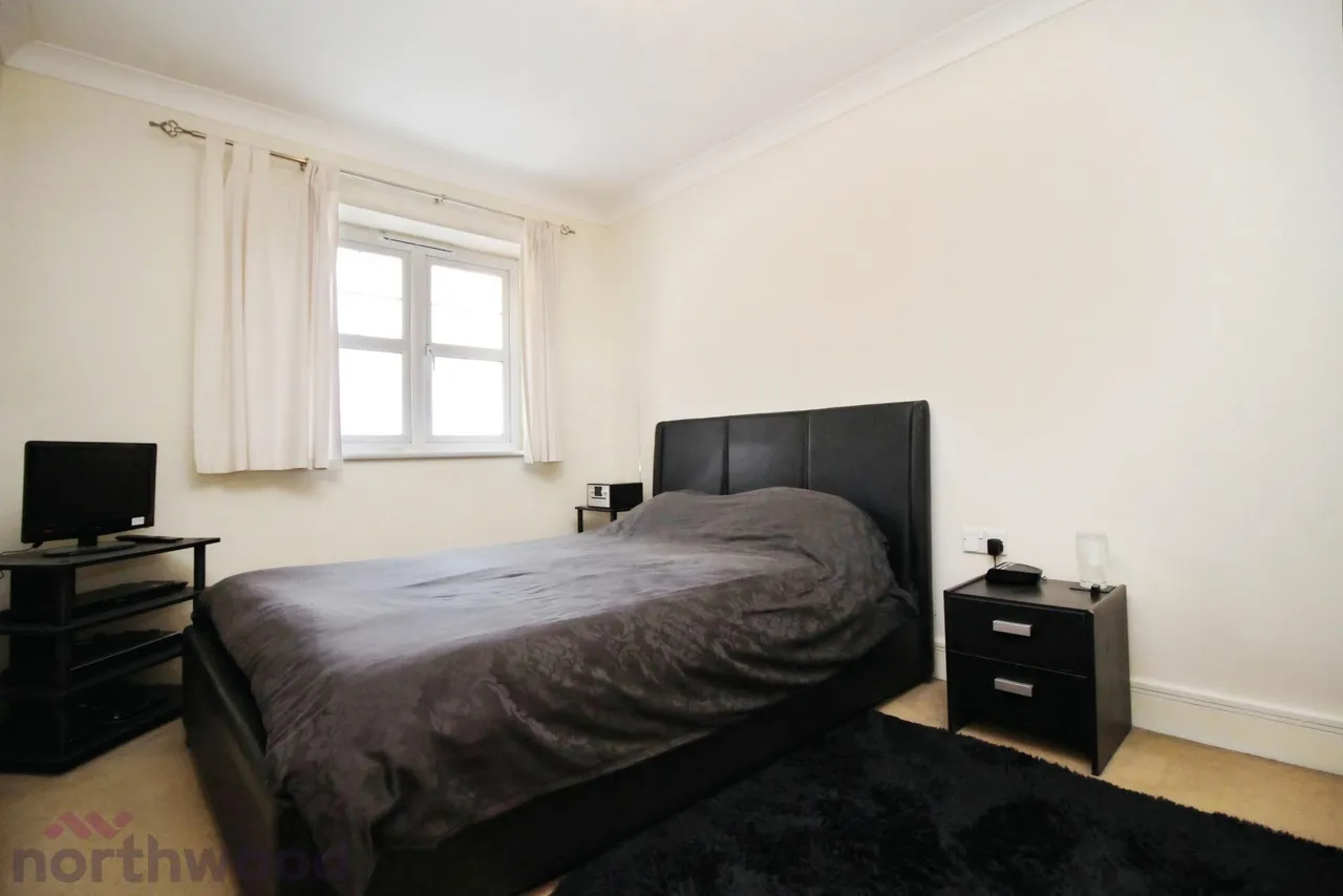 West Wycombe Rd, High Wycombe, HP12, photo 7