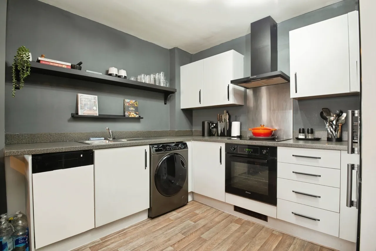 Overstone Court, CARDIFF, South Glamorgan, CF10, photo 4