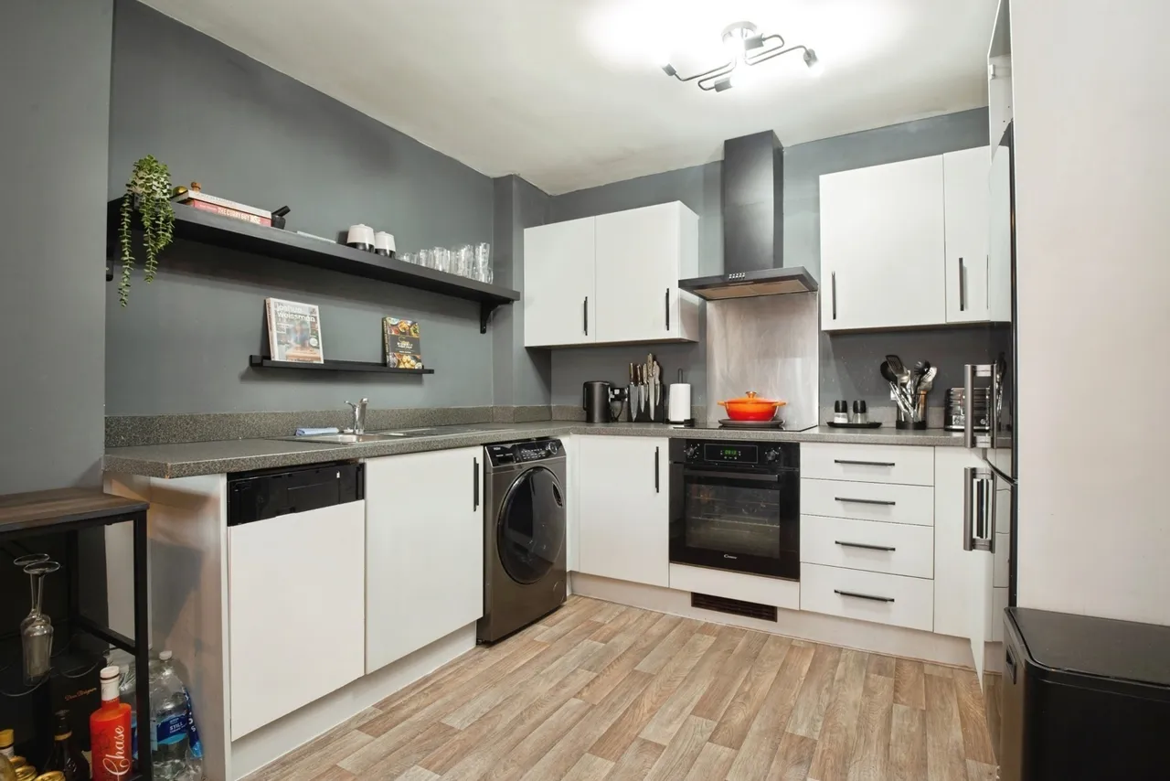 Overstone Court, CARDIFF, South Glamorgan, CF10, photo 2
