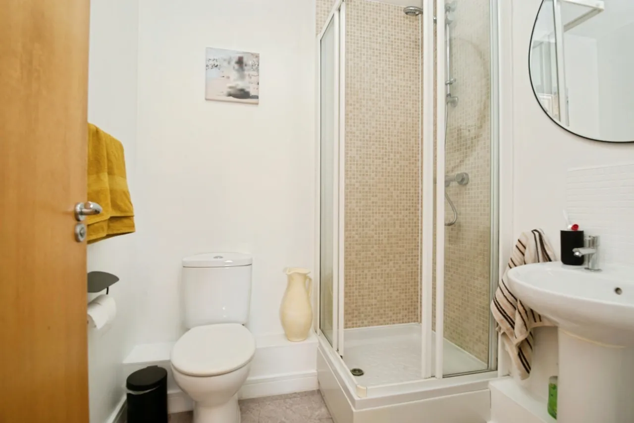 Overstone Court, CARDIFF, South Glamorgan, CF10, photo 7