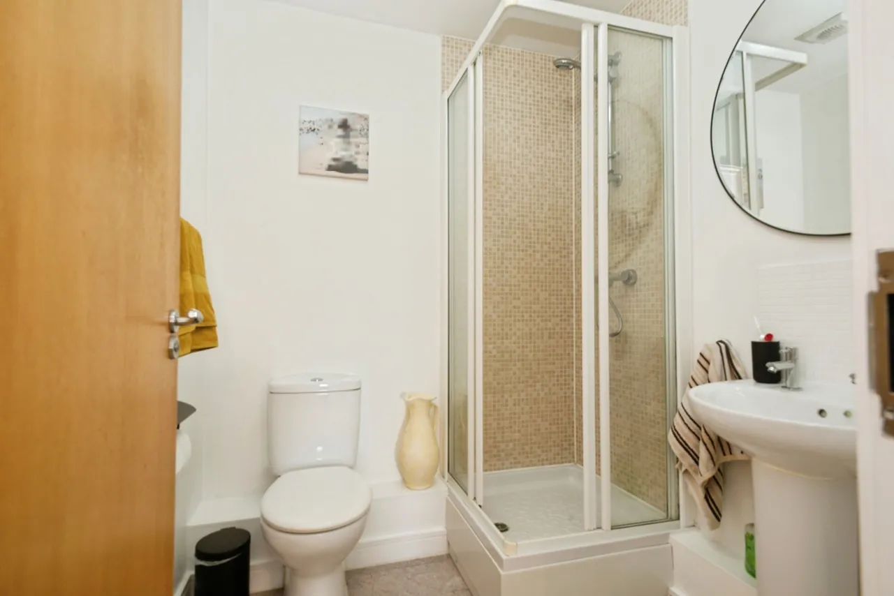 Overstone Court, CARDIFF, South Glamorgan, CF10, photo 9