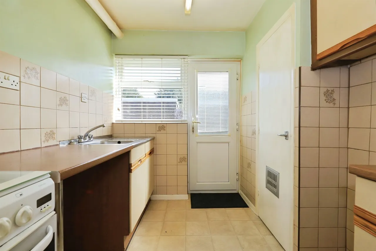 Chequerfield Drive, Pennfields, WV3, photo 4