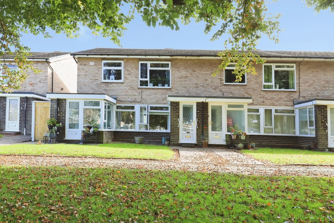 2 bed flat for sale, Chequerfield Drive, Pennfields, WV3