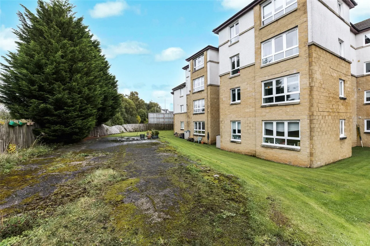 Croft Gardens, Cambuslang, G72, photo 18