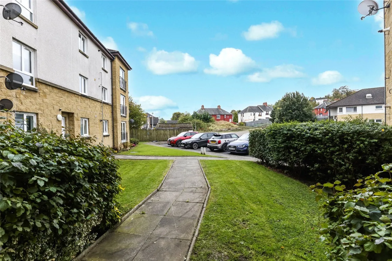 Croft Gardens, Cambuslang, G72, photo 19