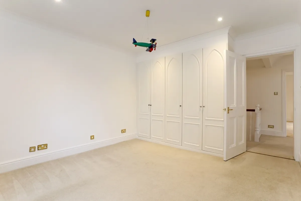 Ashley Road, Walton-on-Thames KT12, photo 10