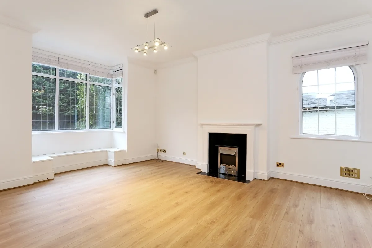 Ashley Road, Walton-on-Thames KT12, photo 2
