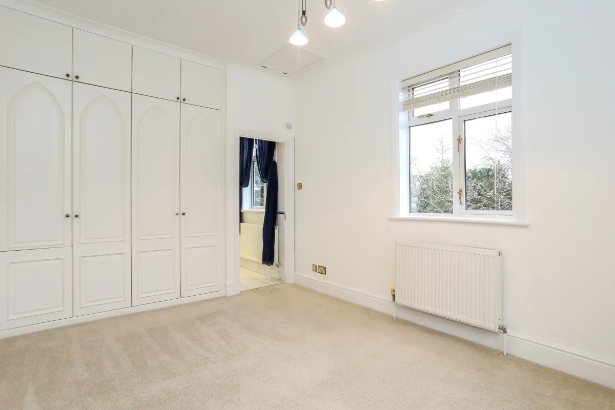 Ashley Road, Walton-on-Thames KT12, photo 8