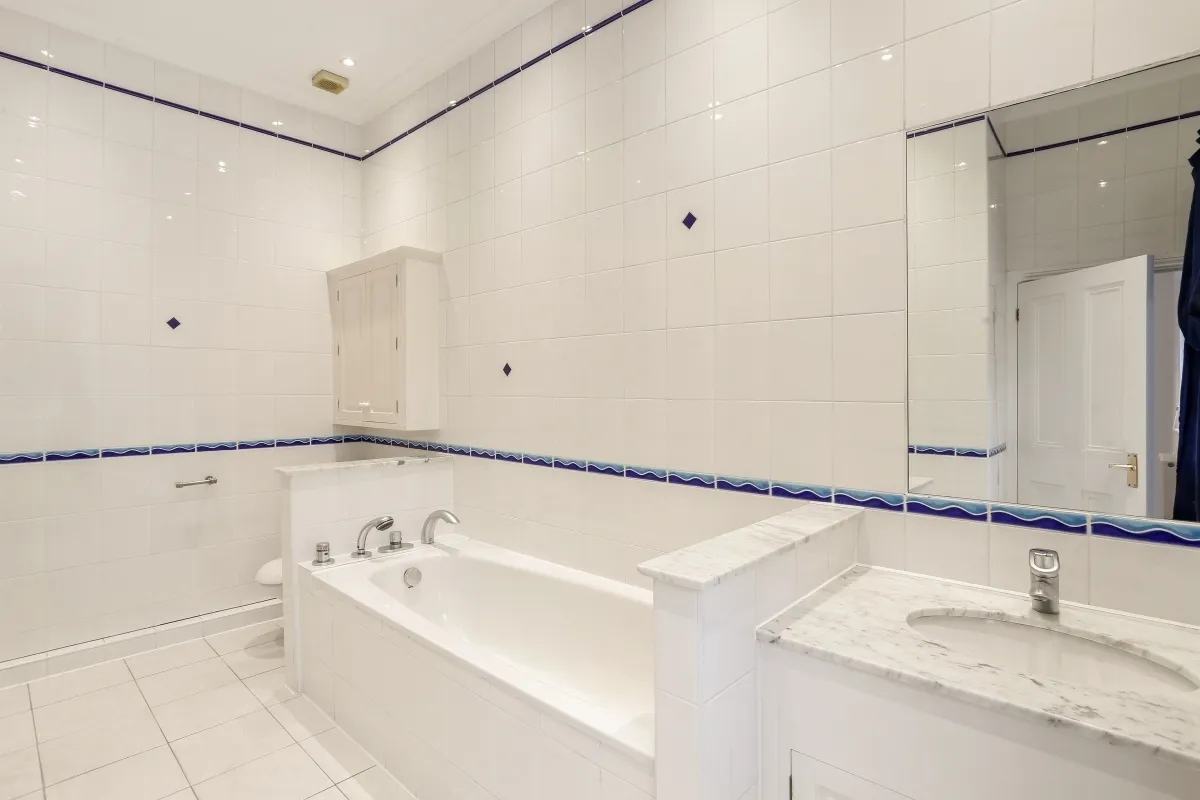 Ashley Road, Walton-on-Thames KT12, photo 12