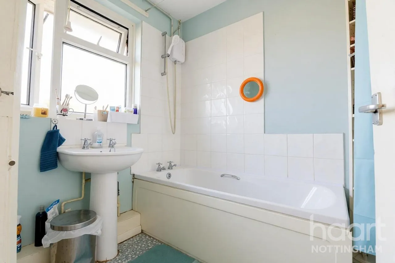 Queens Road, Radcliffe on Trent, NG12, photo 9