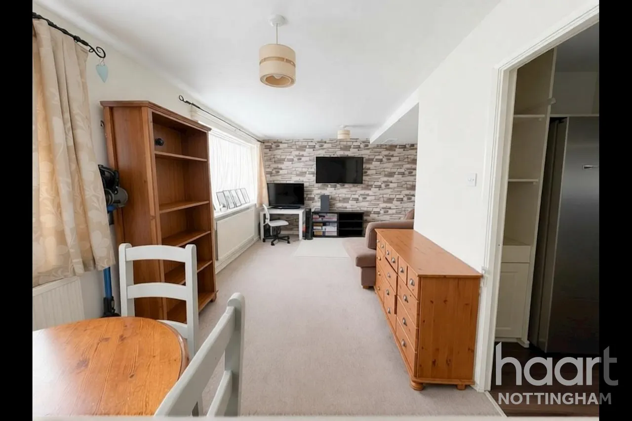 Queens Road, Radcliffe on Trent, NG12, photo 3