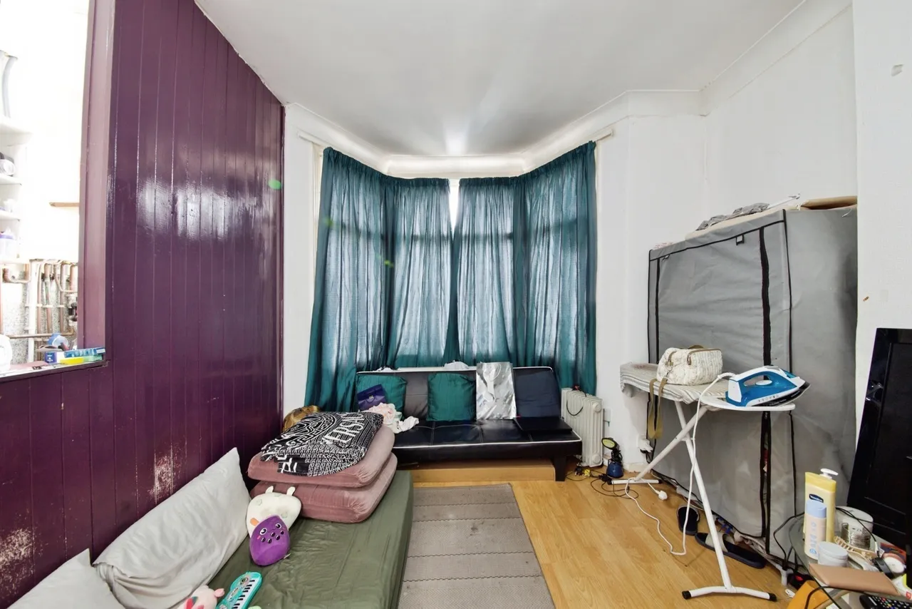 Seymour Gardens, Ilford, IG1, photo 2