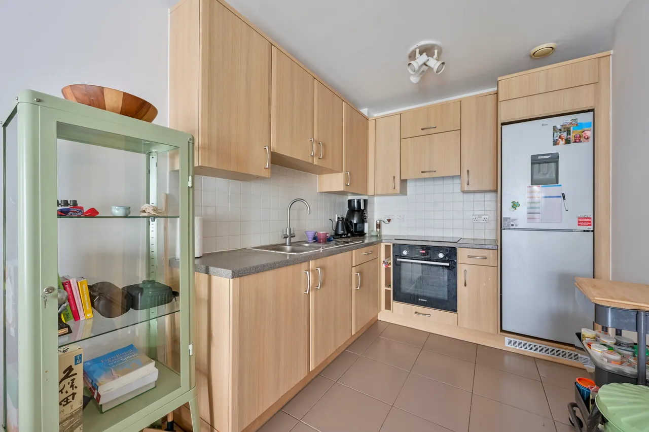 Flat 63, 11 Point Pleasant, London, photo 3