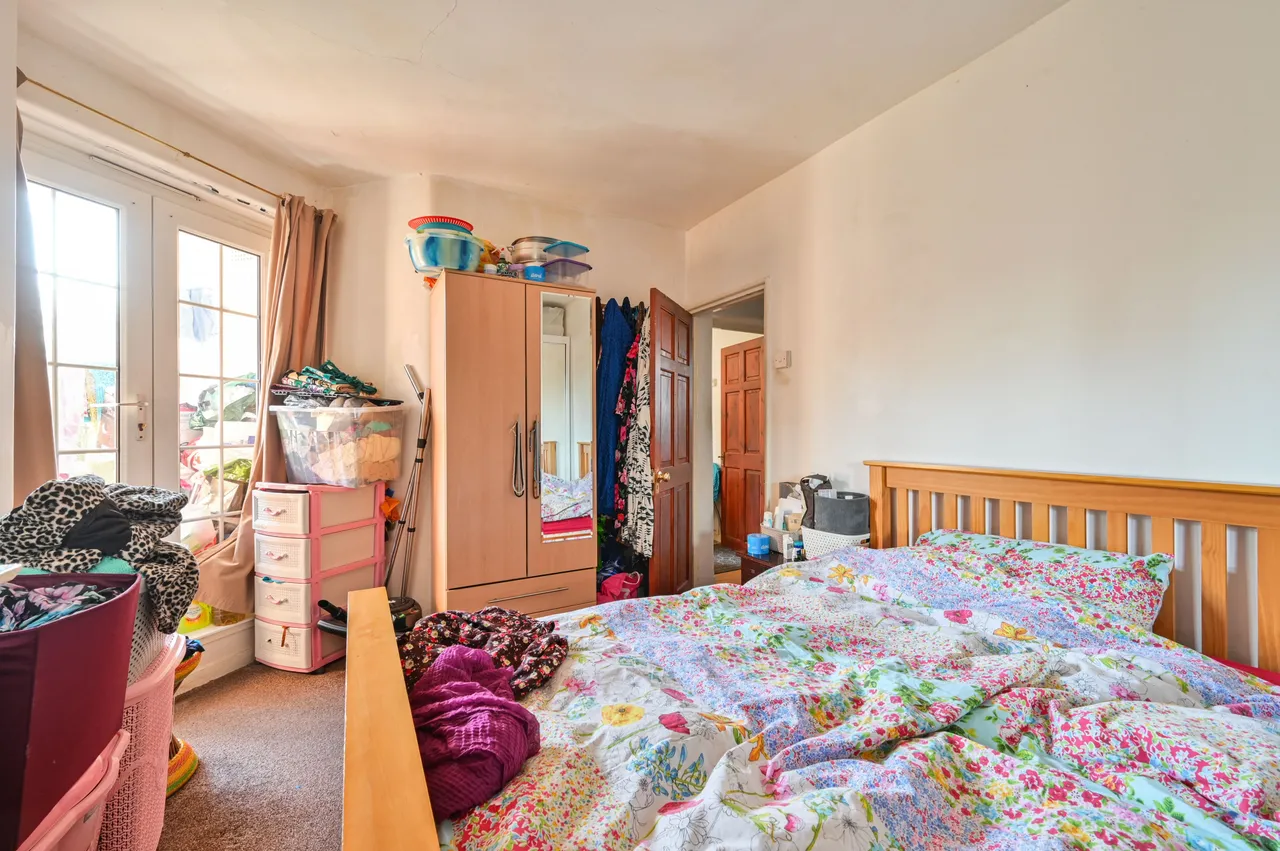 London, E1W, photo 6