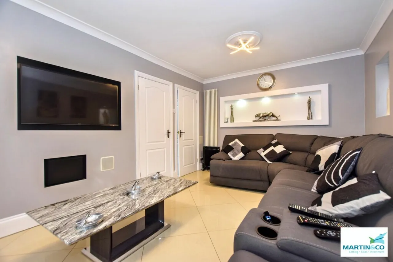 Milton Close, Hinckley, photo 3