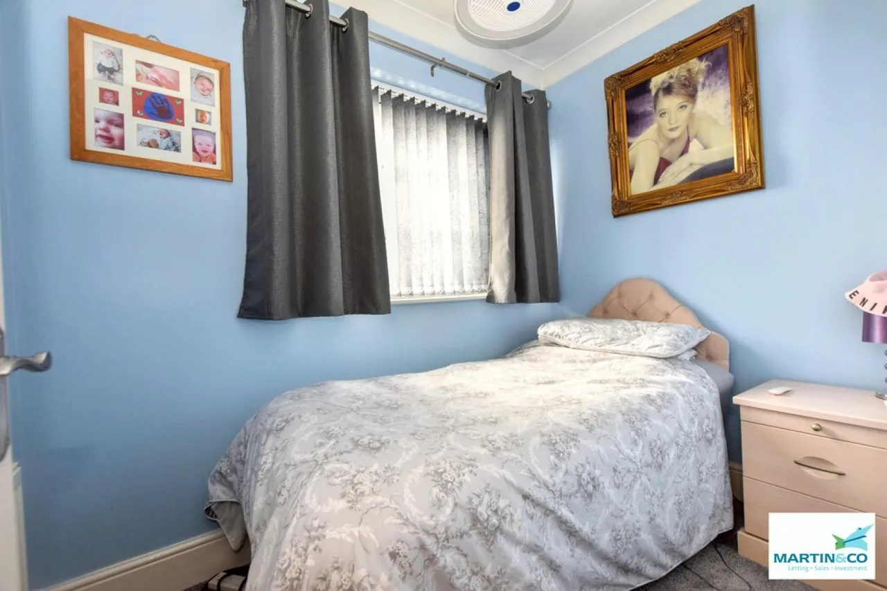 Milton Close, Hinckley, photo 12