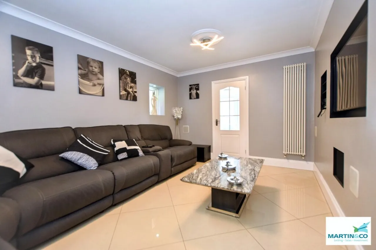 Milton Close, Hinckley, photo 5