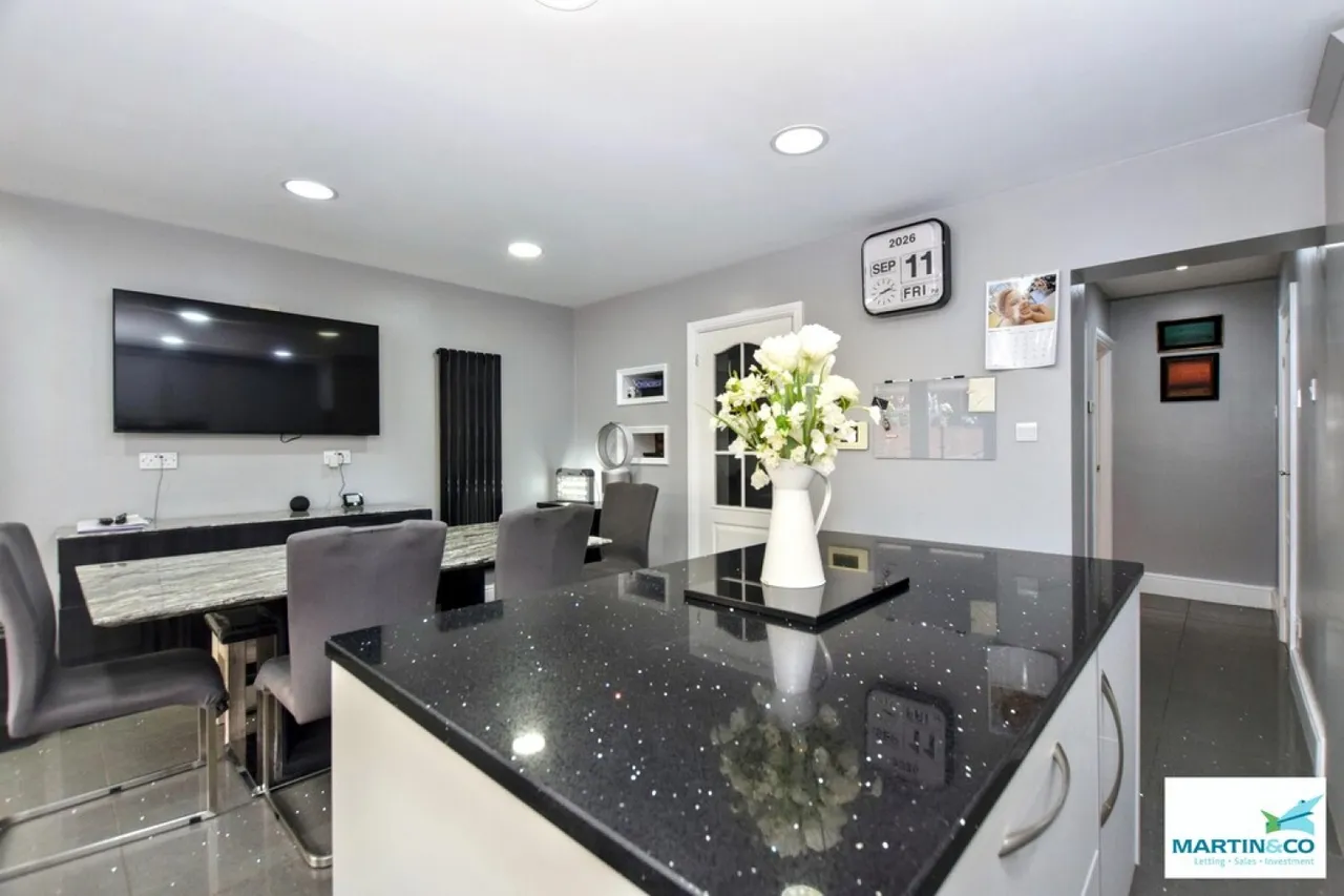 Milton Close, Hinckley, photo 10