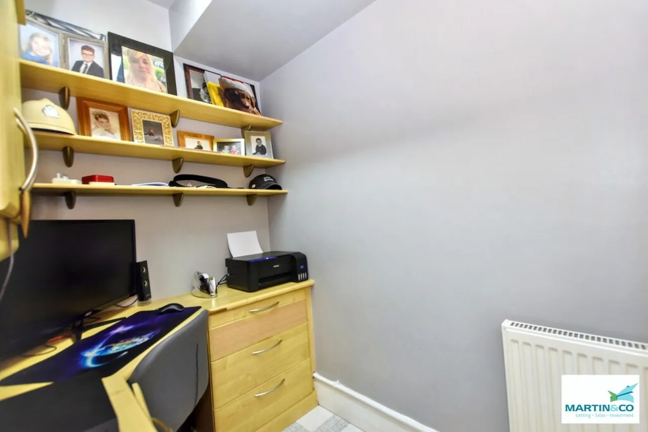 Milton Close, Hinckley, photo 11