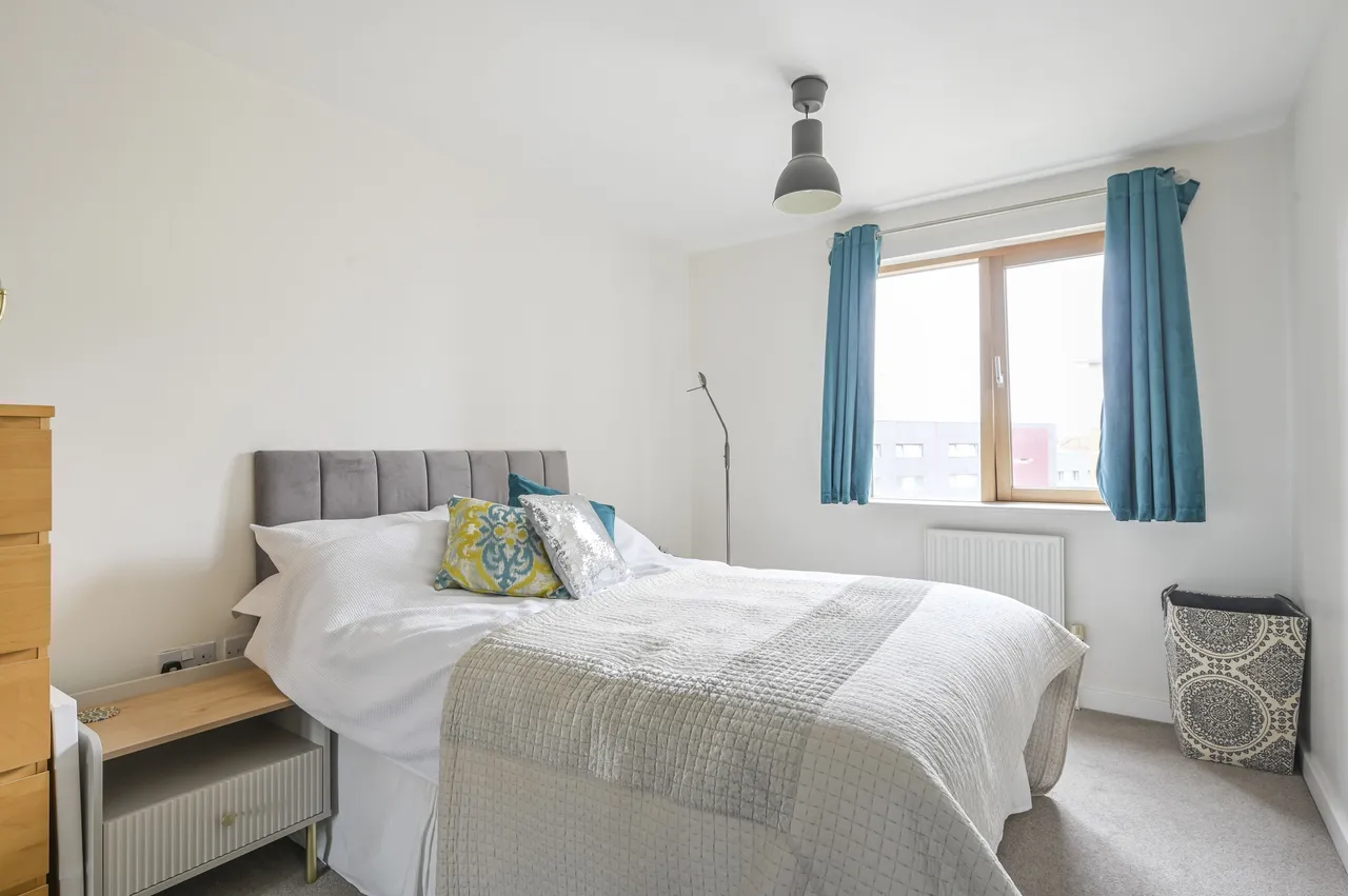 Flat 15 Cuthbert Bell Tower, 4 Pancras Way, London, photo 3