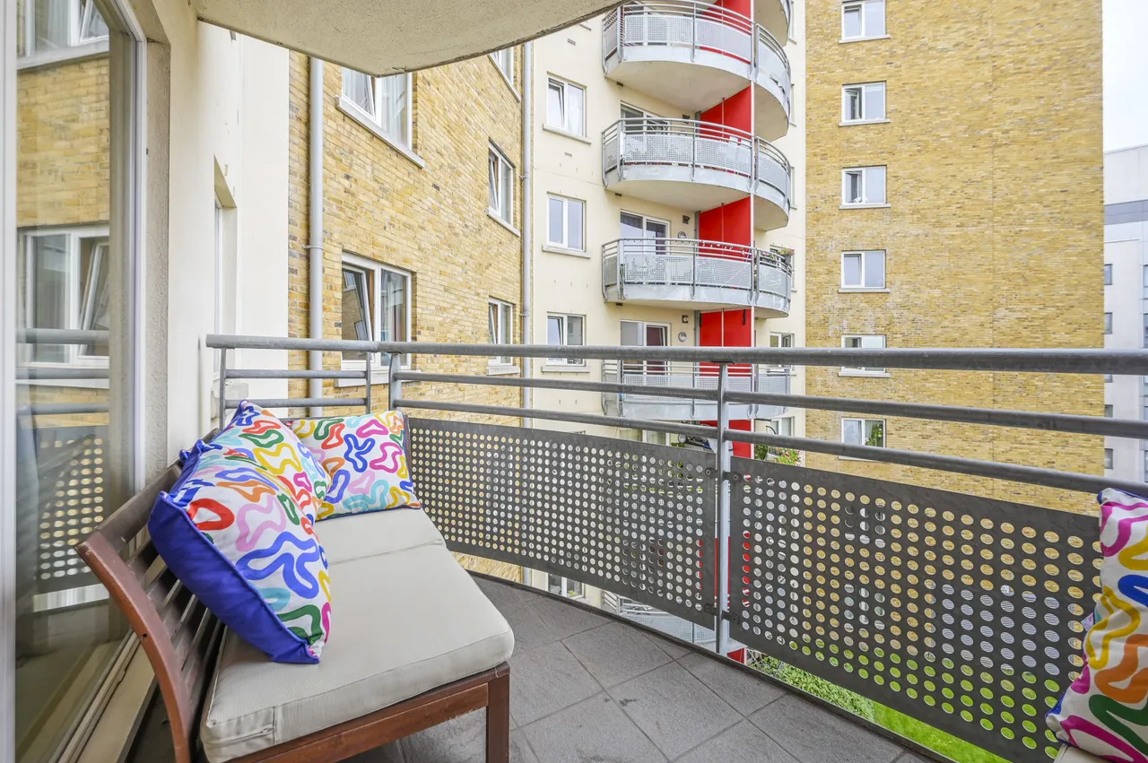Flat 15 Cuthbert Bell Tower, 4 Pancras Way, London, photo 11