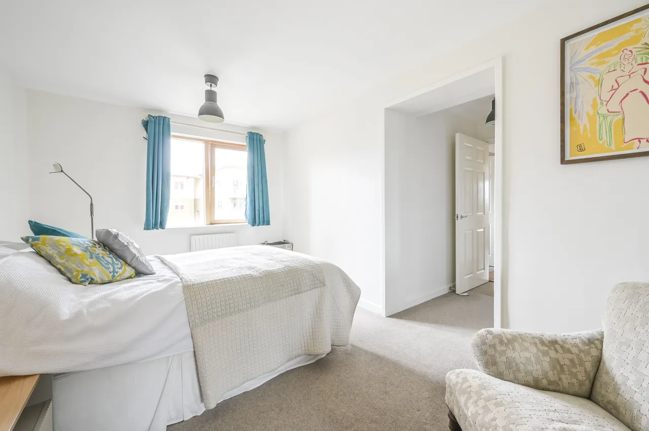 Flat 15 Cuthbert Bell Tower, 4 Pancras Way, London, photo 8