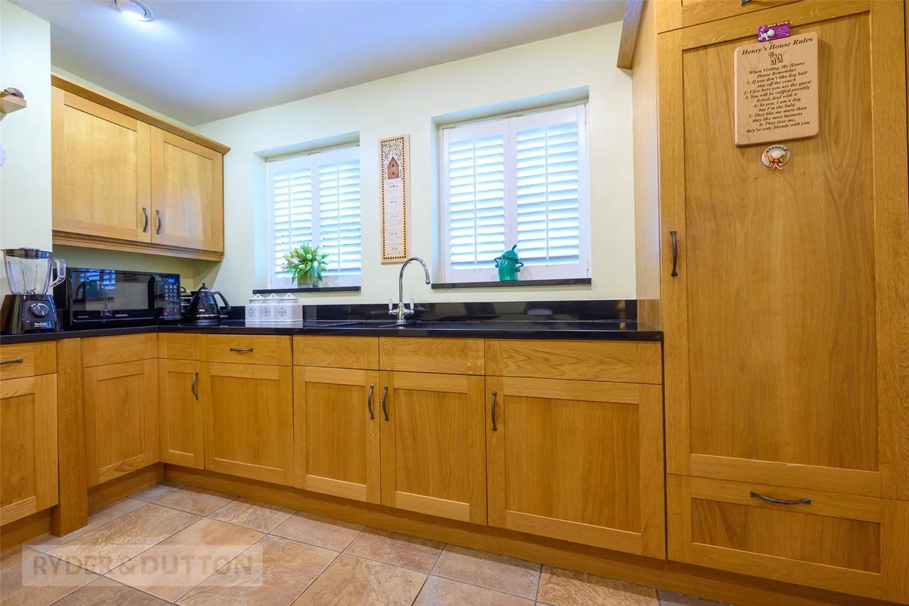 Hall Close, Meltham, HD9, photo 6