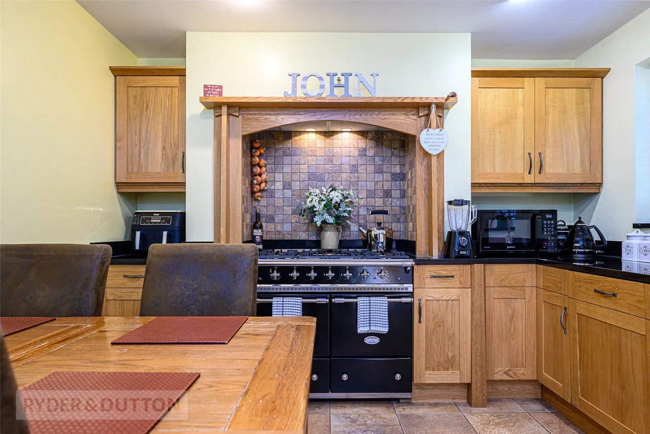 Hall Close, Meltham, HD9, photo 8