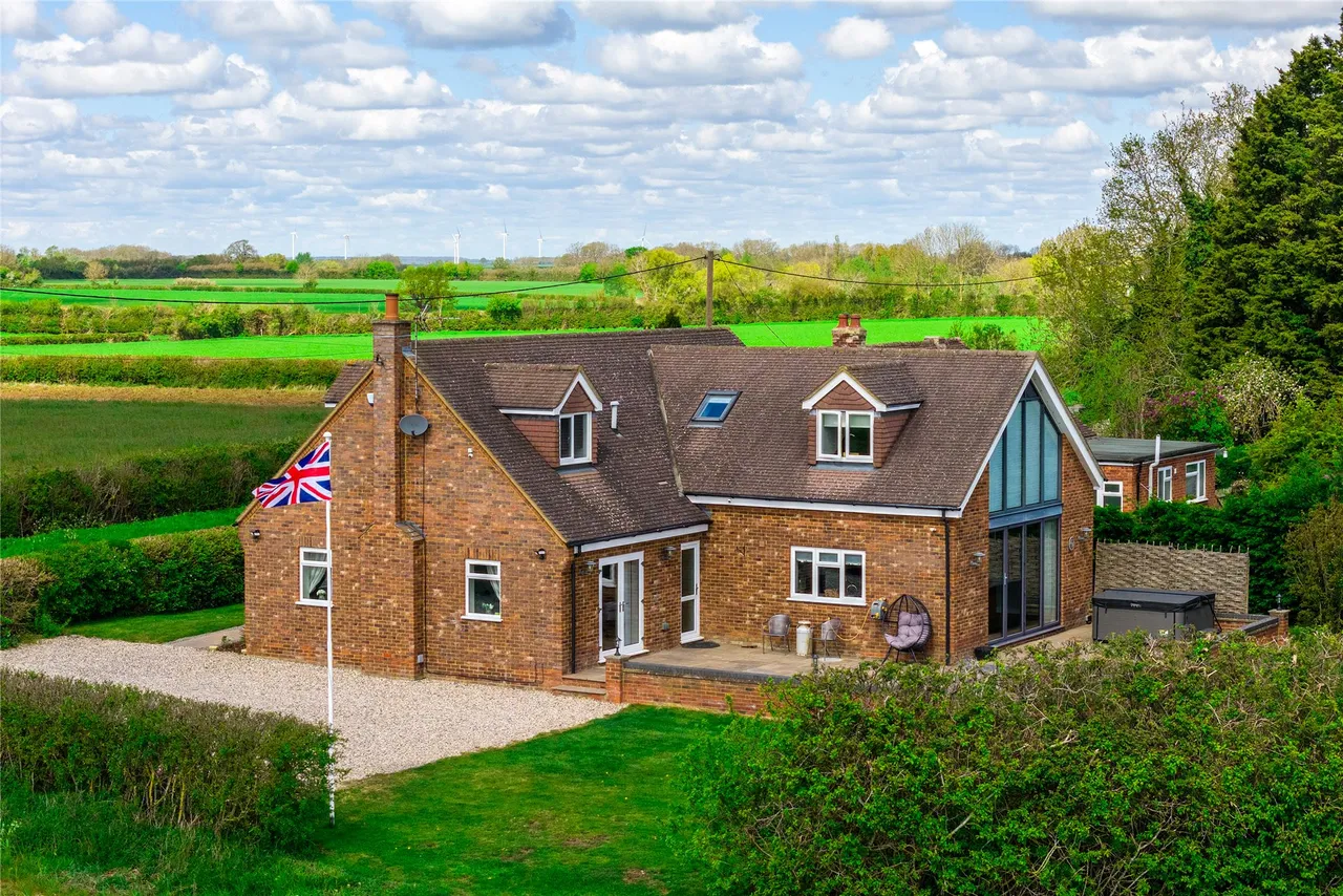 4 bed property for sale, Bourne End Road, Cranfield, MK43