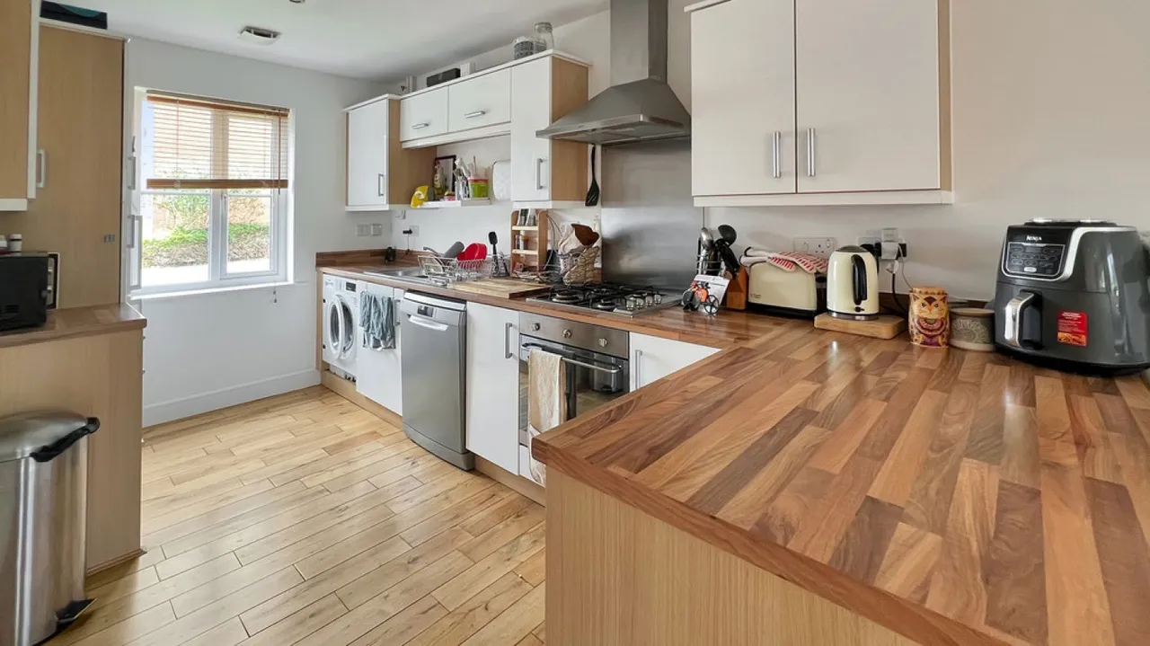Primmers Place, Westbury, photo 6