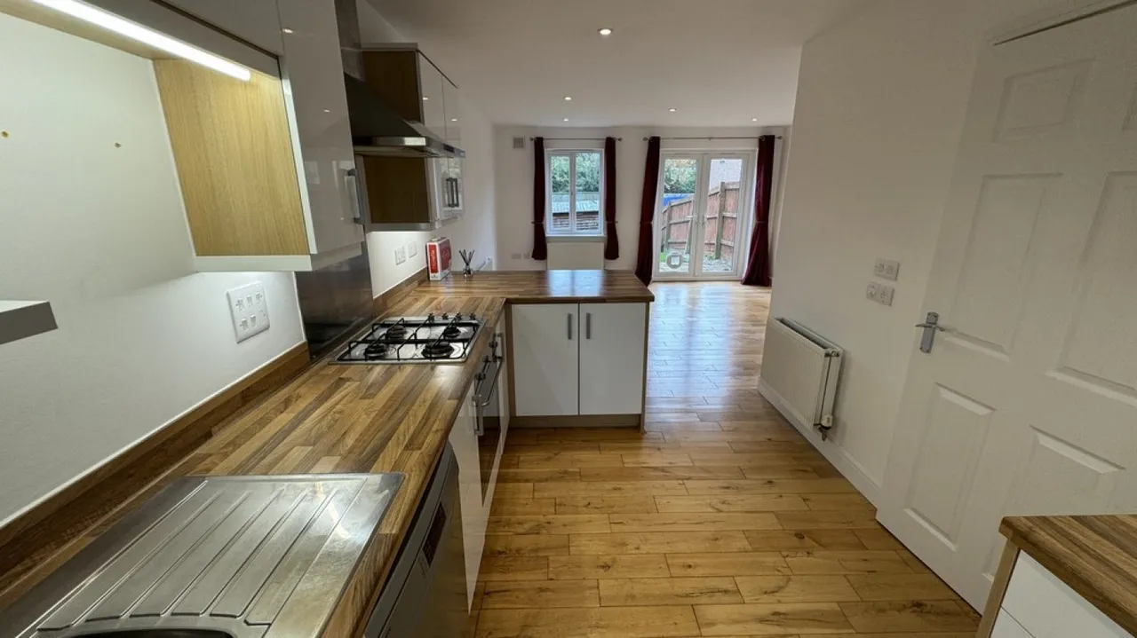 Primmers Place, Westbury, photo 3