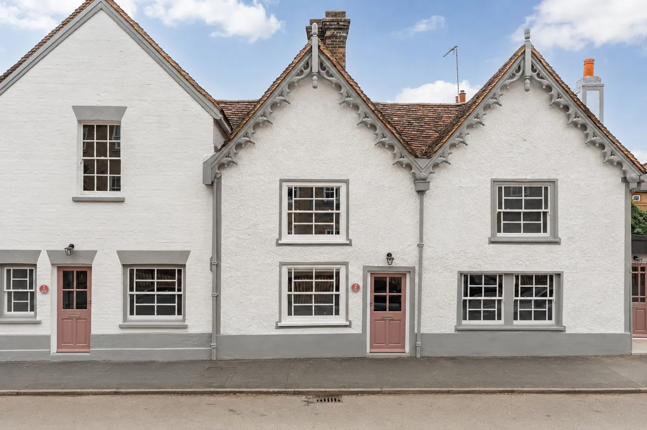 2 bed house for sale — Victoria Cottages, Star Street, Ware, SG12 7AA