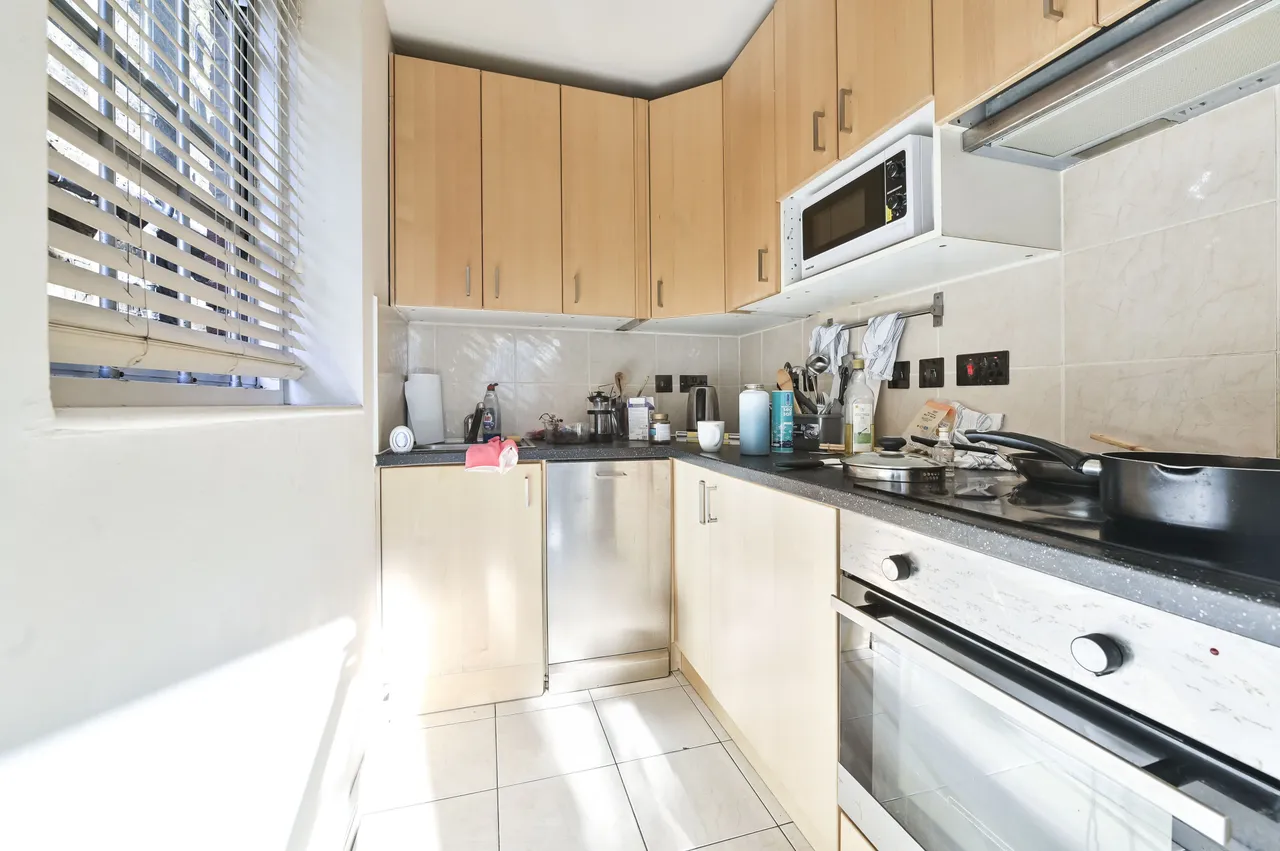 77 Sherborne Court, 180-186 Cromwell Road, London, photo 5