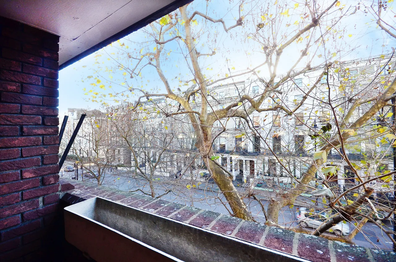 77 Sherborne Court, 180-186 Cromwell Road, London, photo 3