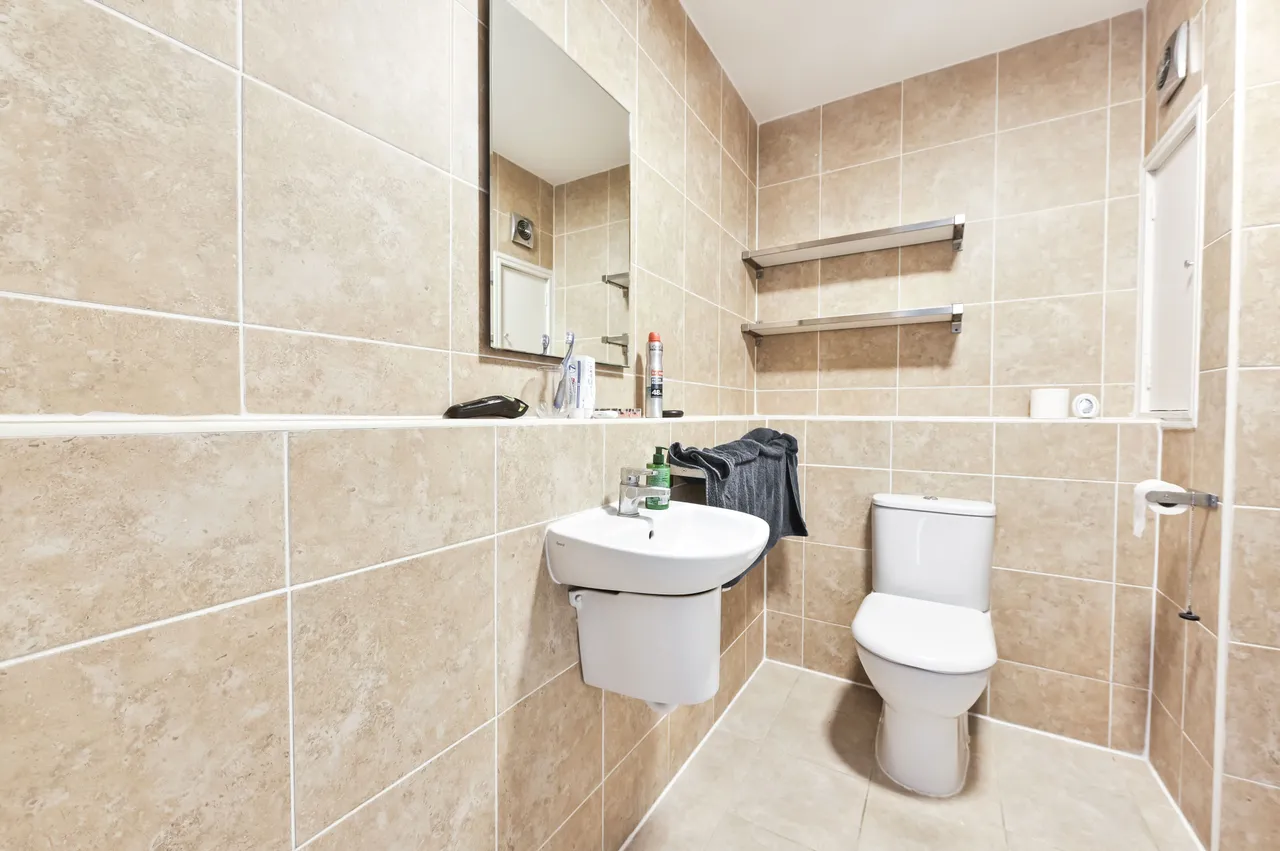 77 Sherborne Court, 180-186 Cromwell Road, London, photo 6
