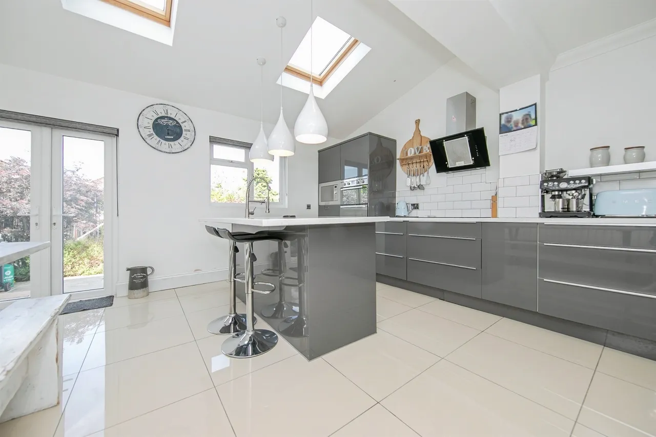 St. Andrews Avenue, Colchester, photo 6