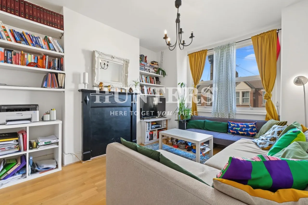 4 bed flat for sale — Deacon Road, Willesden Green, London, NW2