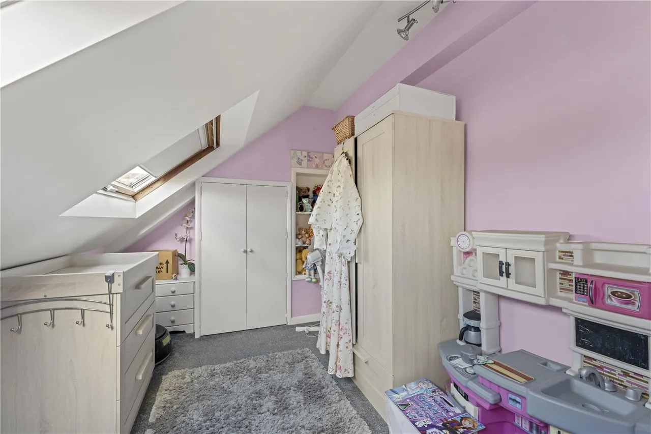 Chertsey Road, Twickenham, TW2 6LP, photo 9
