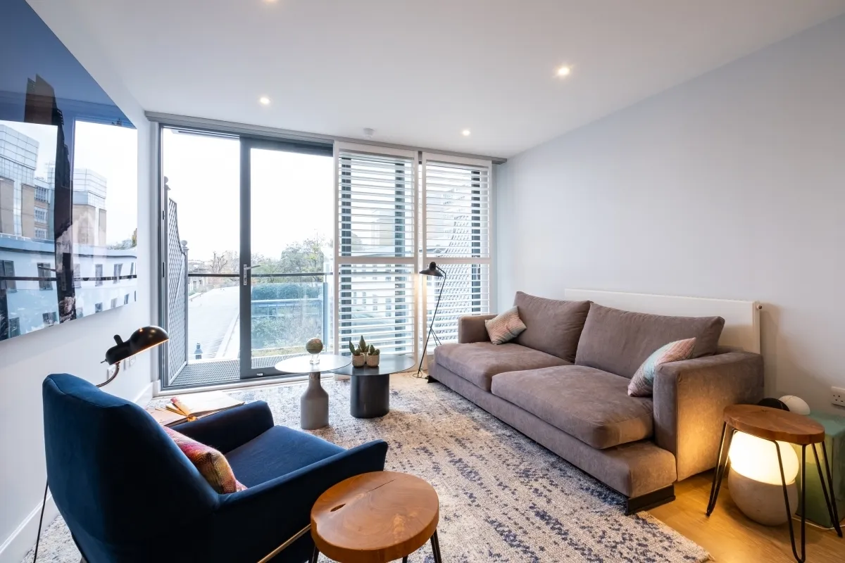 2 bed flat to rent, Fulham Road, London, SW10