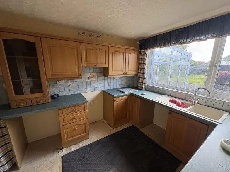 Nut Tree Close East Huntspill, Somerset TA9 3PN, photo 6