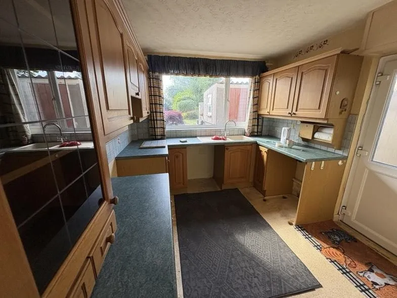 Nut Tree Close East Huntspill, Somerset TA9 3PN, photo 10