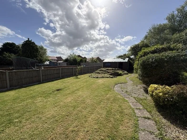 Nut Tree Close East Huntspill, Somerset TA9 3PN, photo 2
