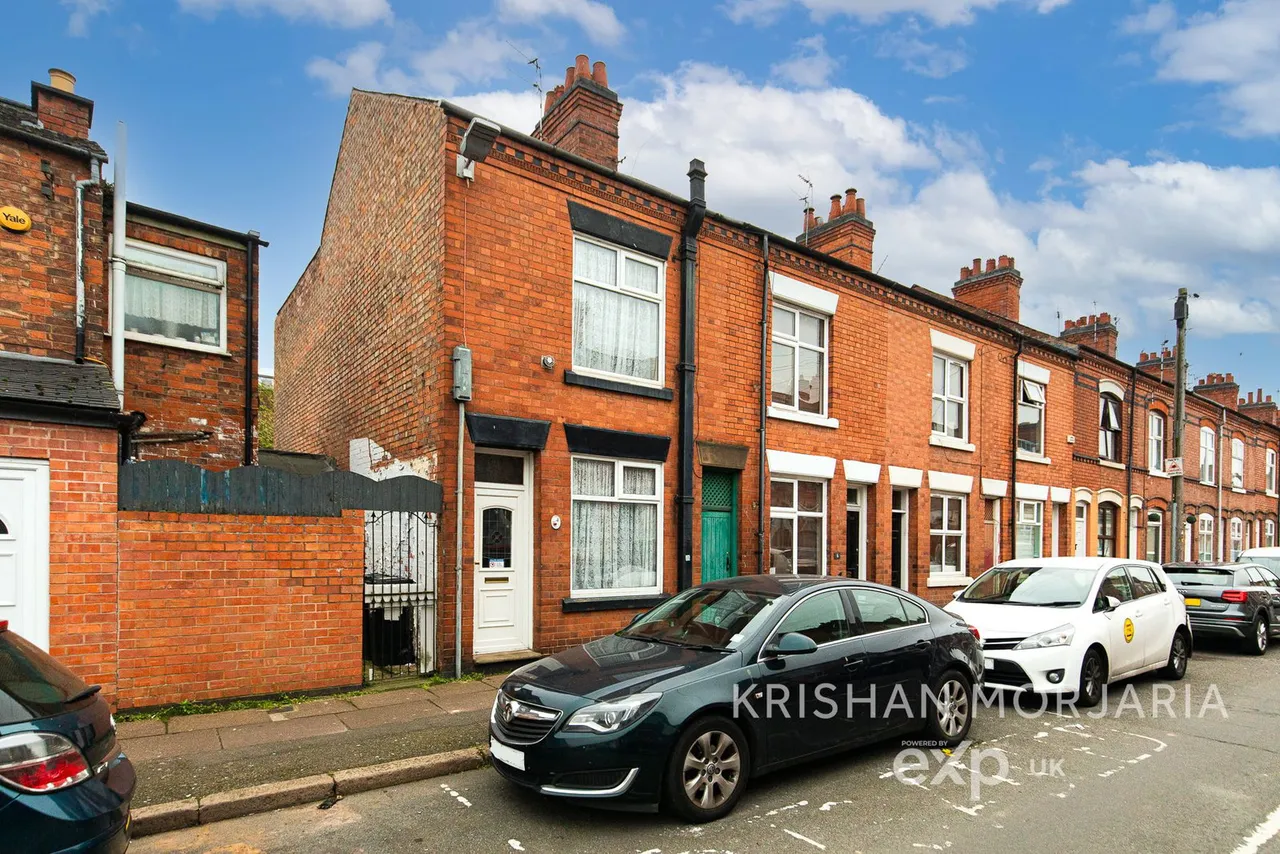 3 bed house for sale — Paget Road, Leicester, LE3 5HL