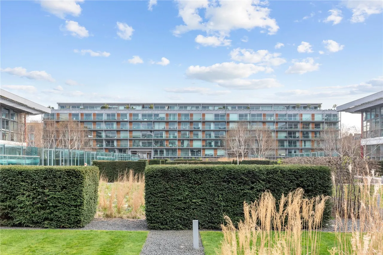 Highbury Stadium Square, London, N5, photo 12
