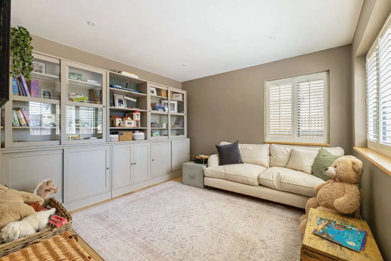 Daniells Walk, Lymington, Hampshire, SO41 3PN, photo 11