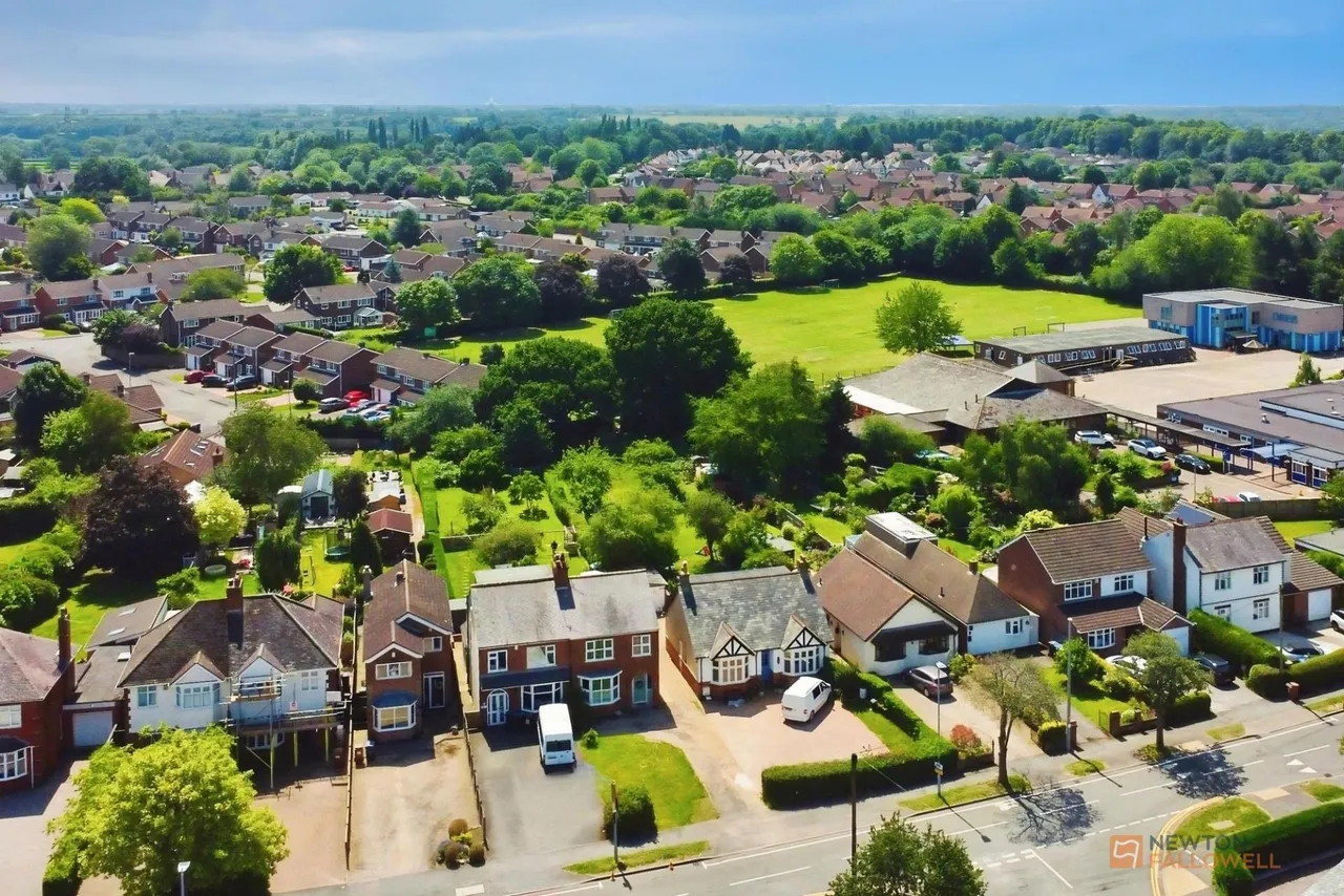 Sketchley Road, Burbage, LE10, photo 27