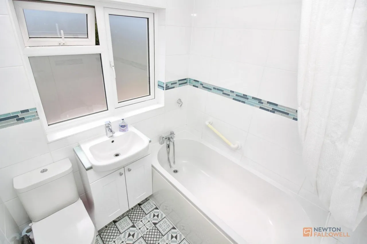 Sketchley Road, Burbage, LE10, photo 16