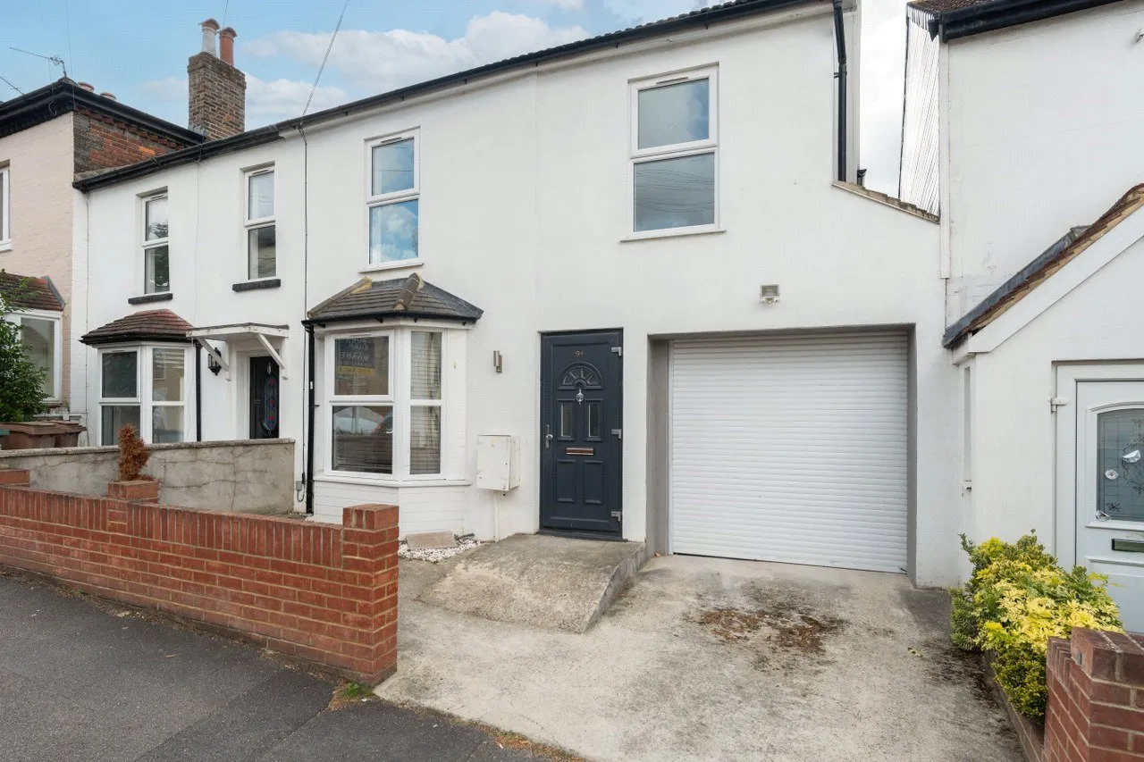 3 bed property for sale — The Broadway, Sutton, Surrey, SM14BX
