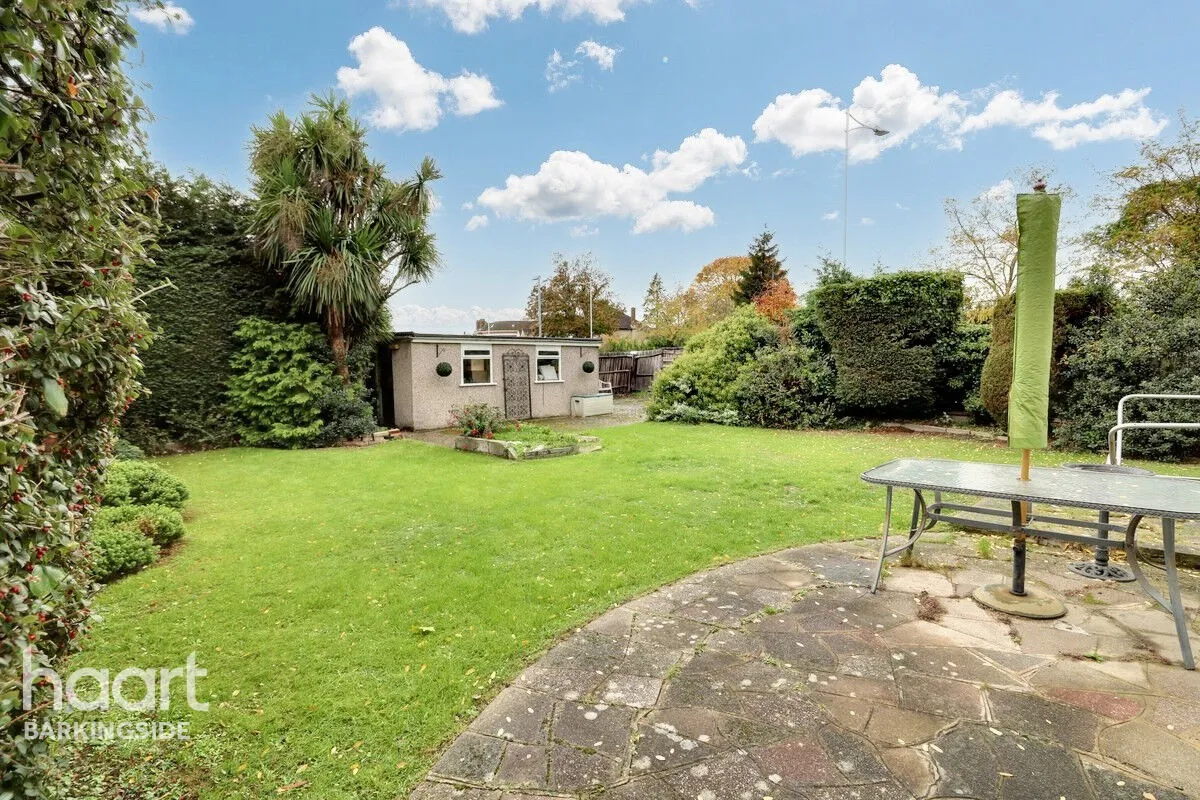 Oakleafe Gardens, Barkingside, IG6, photo 25