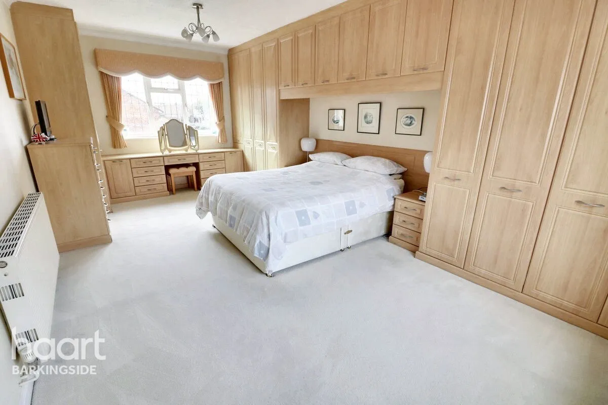 Oakleafe Gardens, Barkingside, IG6, photo 4